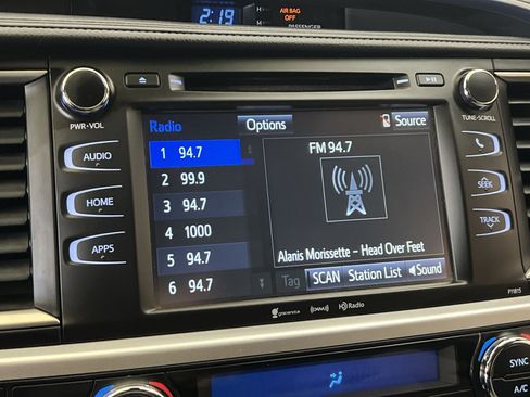 Used 2019 Toyota Highlander Plus image 16