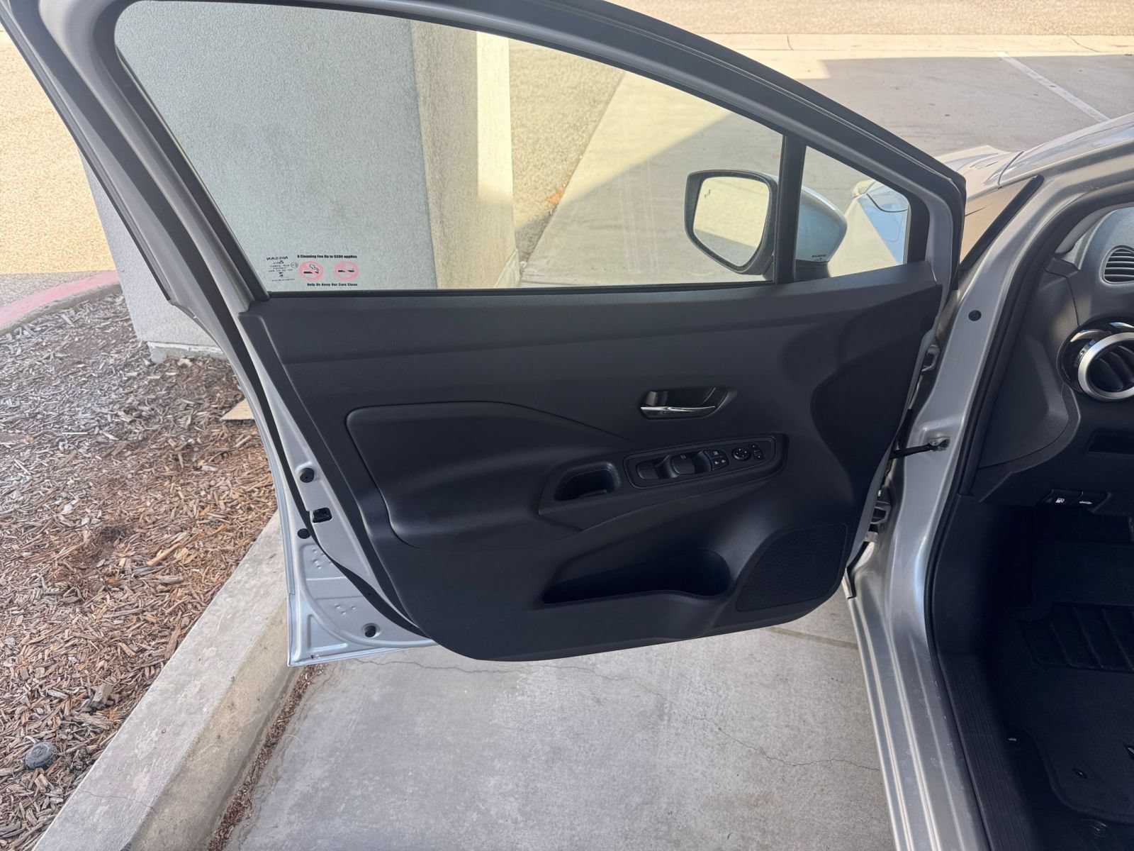 Used 2025 Nissan Versa SV FWD image 18
