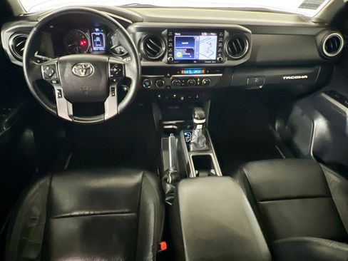 Used 2021 Toyota Tacoma TRD Off-Road w/ TRD Premium Off Road Package image 29