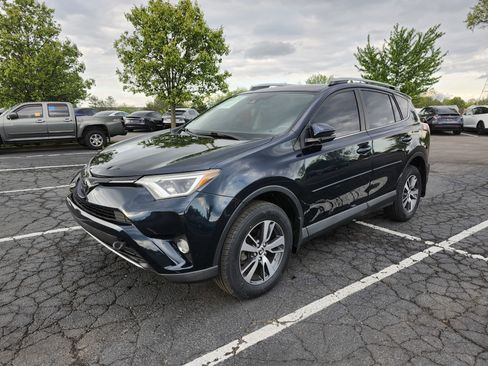 Used 2018 Toyota RAV4 XLE w/ Plus Extra Value Package AWD/4WD image 11
