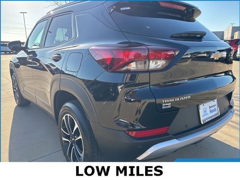 Used 2025 Chevrolet TrailBlazer LT w/ LT Cold Weather Package image 4