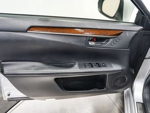 Used 2013 Lexus ES 350 w/ Luxury Pkg FWD image 22