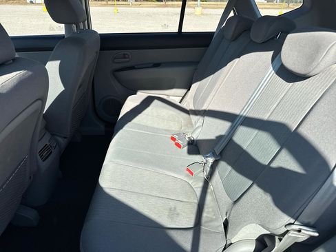 Used 2009 Kia Rondo LX image 18