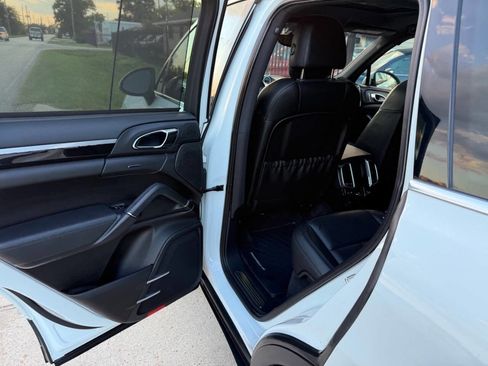 Used 2012 Porsche Cayenne image 19
