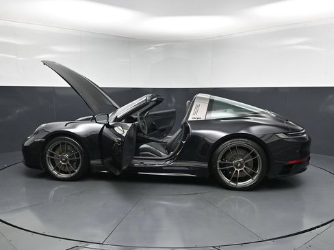 Used 2023 Porsche 911 50th Anniversary Edition AWD/4WD image 32