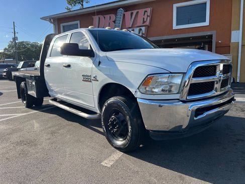 Used 2018 RAM 3500 Tradesman w/ Chrome Appearance Group AWD/4WD image 3