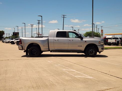 Used 2024 RAM 3500 Laramie w/ Night Edition AWD/4WD image 7