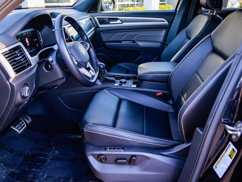 Used 2023 Volkswagen Atlas Cross Sport SEL R-Line image 19