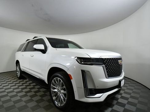 Used 2023 Cadillac Escalade ESV Premium Luxury w/ Performance Package image 17