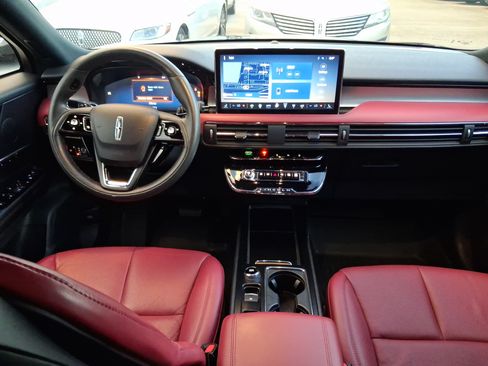 Certified 2023 Lincoln Corsair Reserve w/ Jet Appearance Package FWD image 7