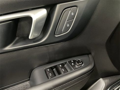 Certified 2025 Buick Enclave Preferred image 25