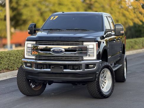 Used 2017 Ford F250 Lariat w/ Lariat Ultimate Package AWD/4WD image 1