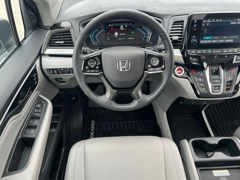 Used 2023 Honda Odyssey Touring image 14