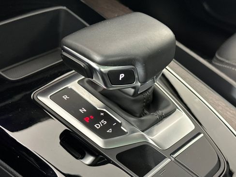 Used 2023 Audi Q5 2.0T Premium w/ Convenience Package image 20