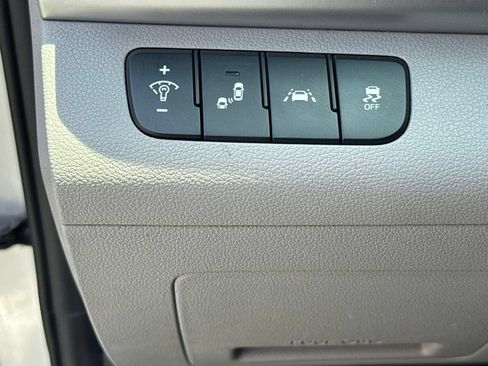 Used 2020 Hyundai Elantra SEL FWD image 23