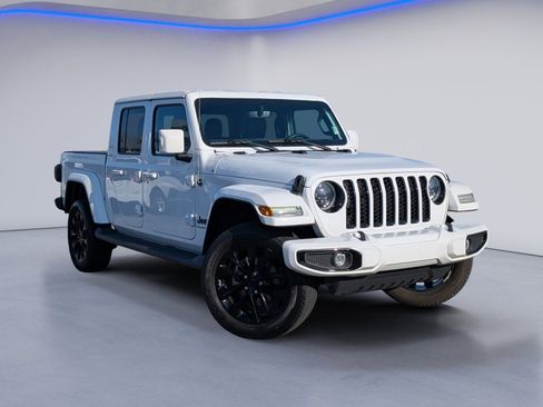 Used 2023 Jeep Gladiator Overland image 2