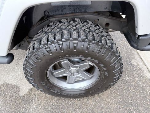 Used 2012 Jeep Wrangler Unlimited Rubicon w/ Dual Top Group image 8