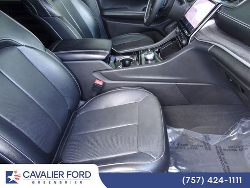 Used 2023 Jeep Grand Cherokee L Limited w/ Luxury Tech Group II AWD/4WD image 18