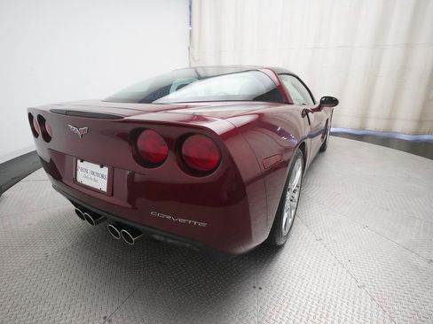 Used 2007 Chevrolet Corvette Coupe w/ Preferred Equipment Group RWD image 13