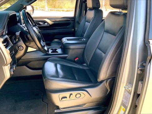 Used 2023 Chevrolet Tahoe LT w/ Luxury Package image 8