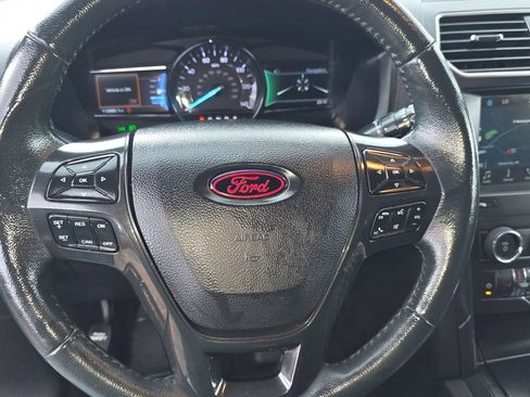 Used 2019 Ford Explorer XLT w/ Equipment Group 202A FWD image 25