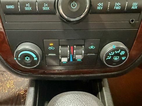 Used 2011 Chevrolet Impala LT image 17