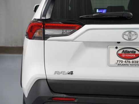 Used 2025 Toyota RAV4 XLE FWD image 10