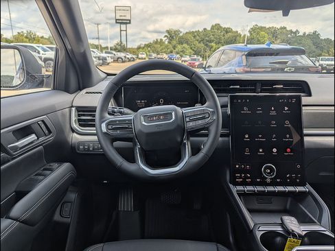 New 2027 GMC Terrain Elevation w/ Elevation Premium Package AWD/4WD image 3