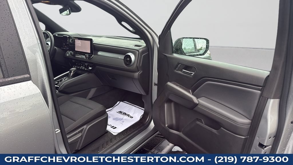 Used 2024 Chevrolet Colorado LT w/ LT Convenience Package II AWD/4WD image 23