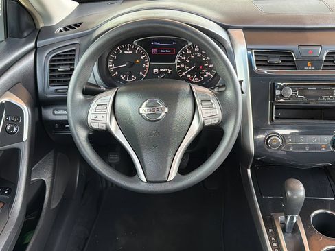 Used 2013 Nissan Altima 2.5 S FWD image 16