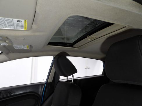 Used 2013 Ford Fiesta SE image 18