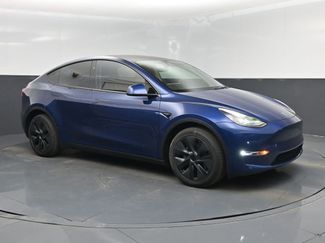Used 2025 Tesla Model Y Long Range video 1