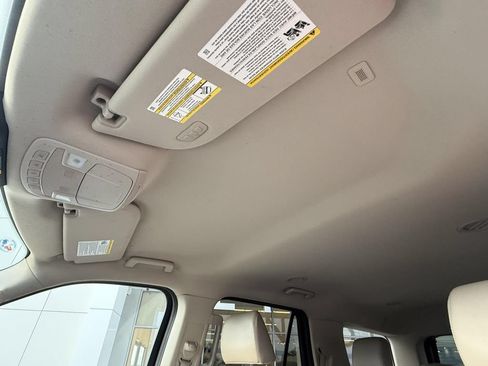 Used 2024 Ford Expedition XLT RWD image 11