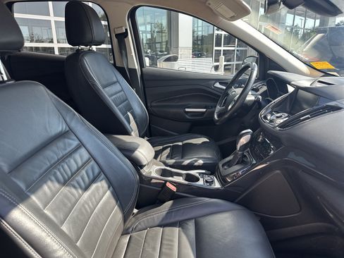 Used 2015 Ford Escape Titanium FWD image 27