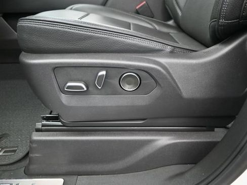 Used 2024 GMC Sierra 1500 Denali w/ Technology Package AWD/4WD image 12