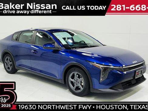 Used 2025 Kia K4 LXS image 1