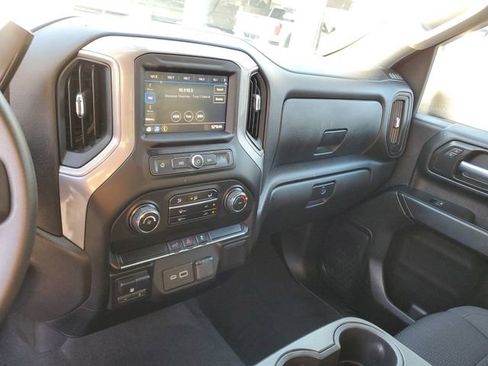 Used 2022 Chevrolet Silverado 2500 Custom w/ Custom Convenience Package image 28