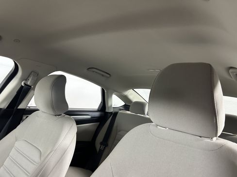 Used 2018 Ford Fusion S FWD image 9