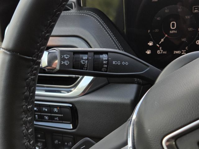 Used 2025 GMC Yukon Denali AWD/4WD image 27