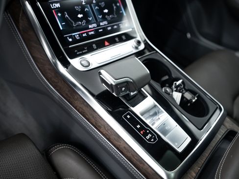 Certified 2024 Audi Q8 Prestige w/ Prestige Package AWD/4WD image 15