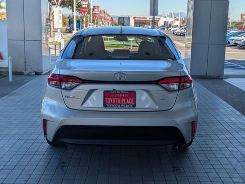 Used 2025 Toyota Corolla LE image 9