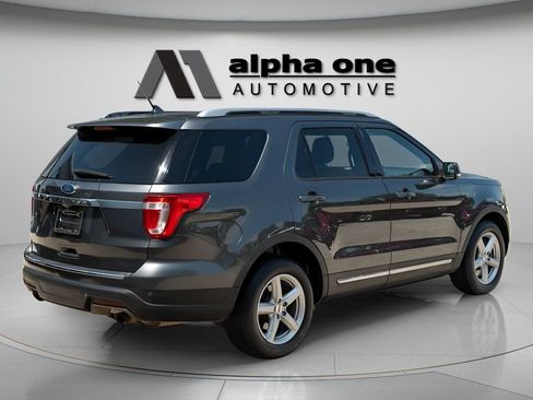 Used 2018 Ford Explorer XLT w/ Equipment Group 201A FWD image 7