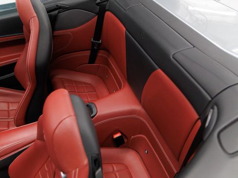 Used 2019 Ferrari Portofino RWD image 41