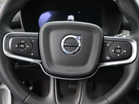 Used 2025 Volvo XC40 B5 Core AWD/4WD image 10