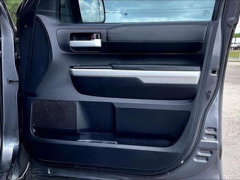 Used 2016 Toyota Tundra Limited image 29