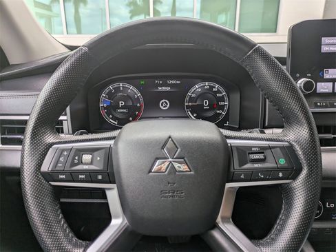 Used 2024 Mitsubishi Outlander SEL Black Edition image 30