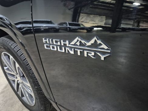 Certified 2023 Chevrolet Traverse High Country AWD/4WD image 33
