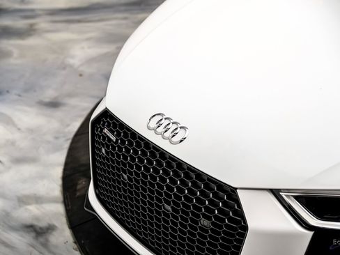 Used 2018 Audi R8 V10 RWD image 38