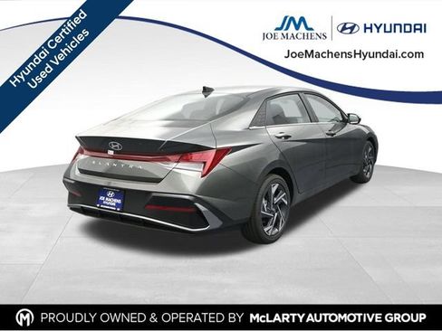 Used 2025 Hyundai Elantra SEL FWD image 9
