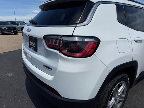 Used 2024 Jeep Compass Latitude AWD/4WD image 27